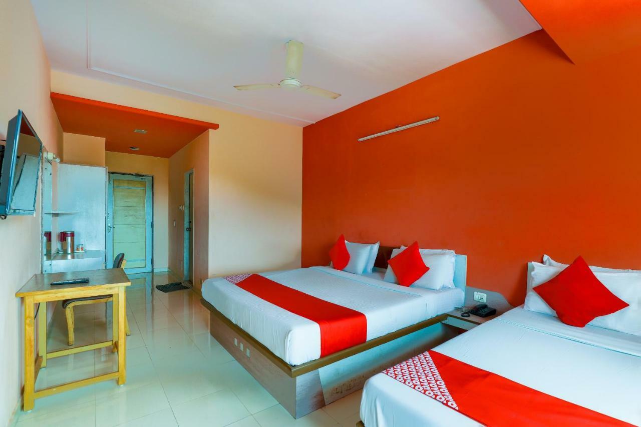 Valsad Oyo 45022 Hotel Sunshine מראה חיצוני תמונה