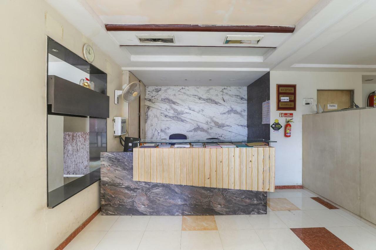 Valsad Oyo 45022 Hotel Sunshine מראה חיצוני תמונה