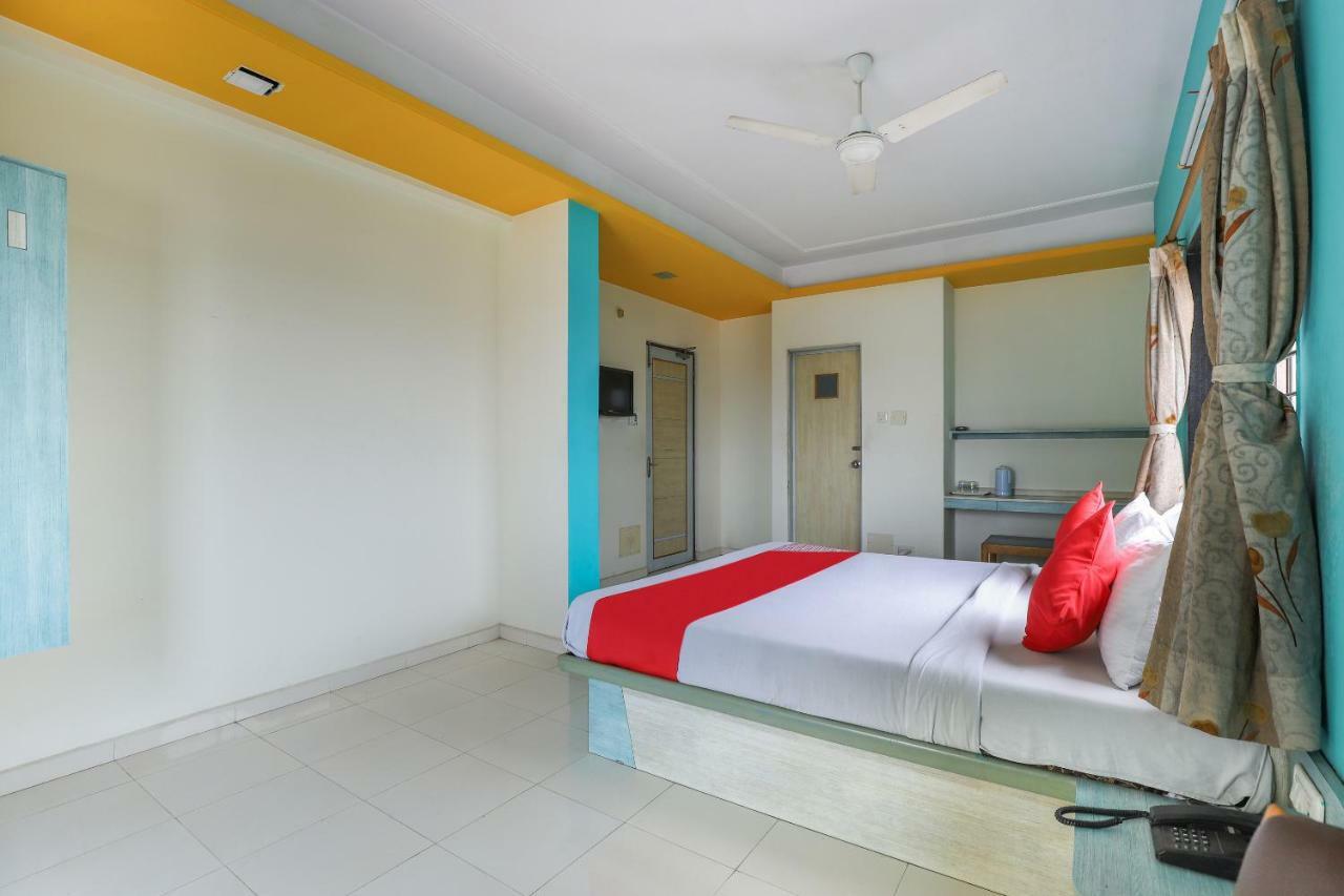 Valsad Oyo 45022 Hotel Sunshine מראה חיצוני תמונה