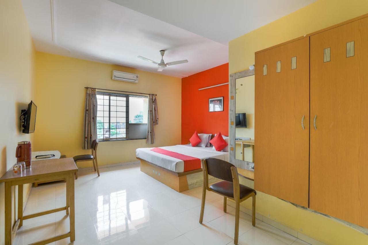 Valsad Oyo 45022 Hotel Sunshine מראה חיצוני תמונה