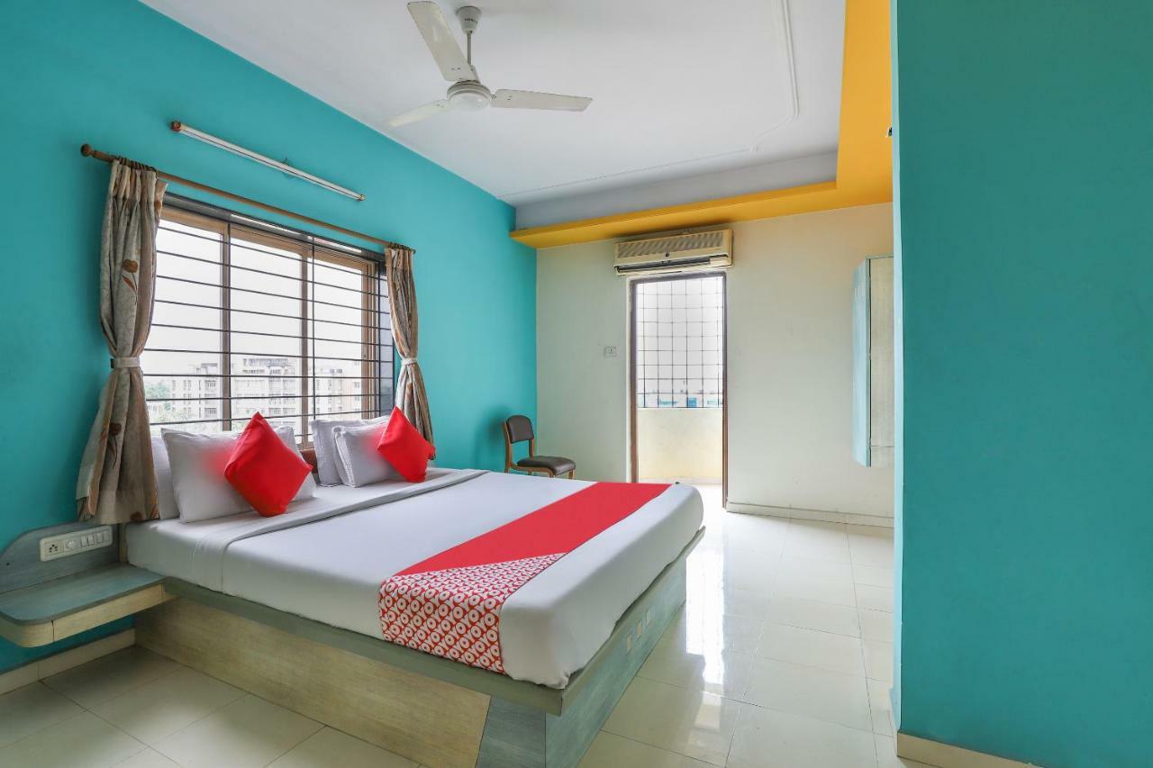 Valsad Oyo 45022 Hotel Sunshine מראה חיצוני תמונה